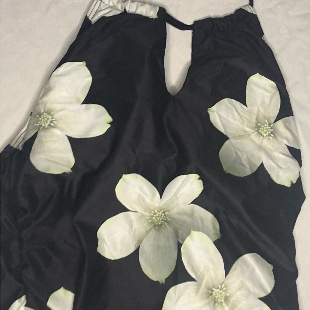 Floral Black and White swim top - Picture 4 of 11